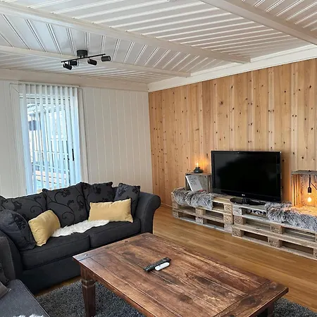 Dom wakacyjny Stort Hus Sentralt I Lillehammer