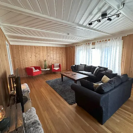 Stort Hus Sentralt I 別荘 *