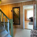 Feriehus Stort Hus Sentralt I *